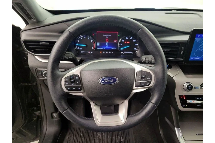 $31998 : Ford Explorer 2023 AWD XLT 4 image 10