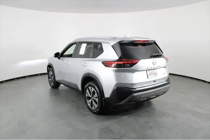 $23987 : Nissan Rogue 2023 SV 4dr Cro image 4