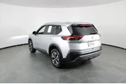 $23987 : Nissan Rogue 2023 SV 4dr Cro thumbnail