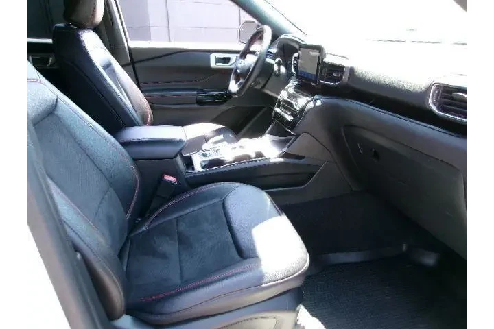 $36709 : Ford Explorer 2023 AWD ST-Li image 4