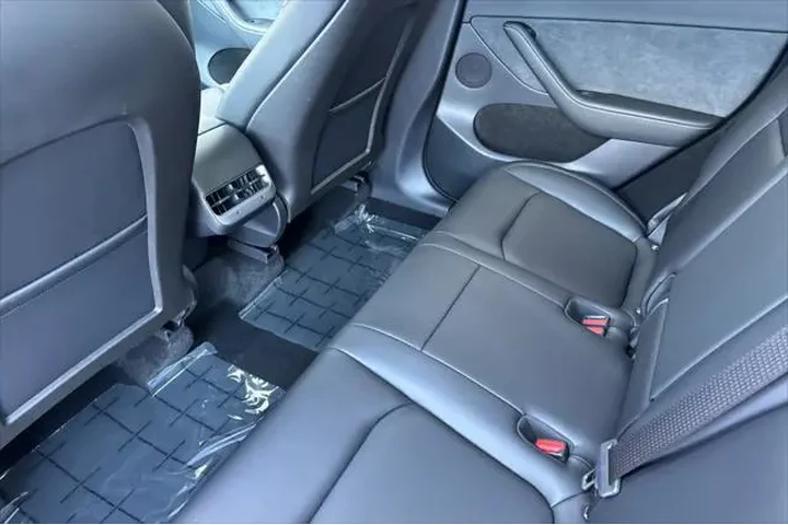 $34990 : Tesla Model Y 2024 Long Rang image 4