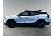 $32581 : GMC Terrain 2024 AWD AT4 4dr thumbnail