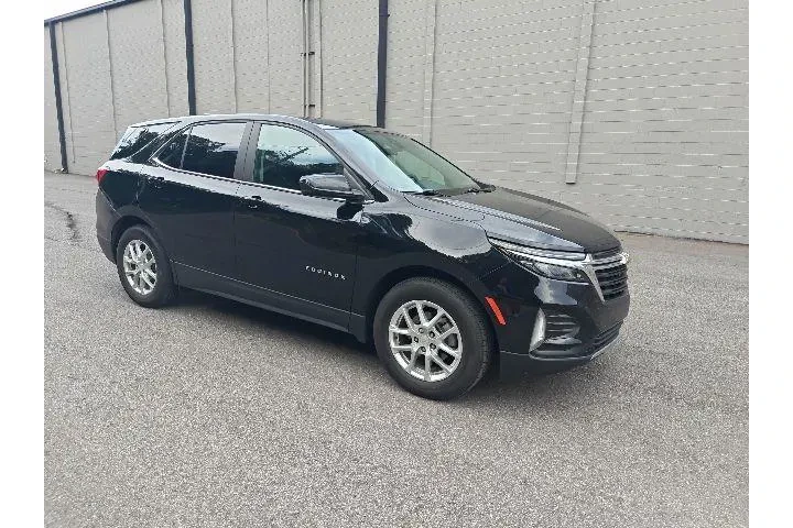 $20590 : Chevrolet Equinox 2023 LT 4d image 1