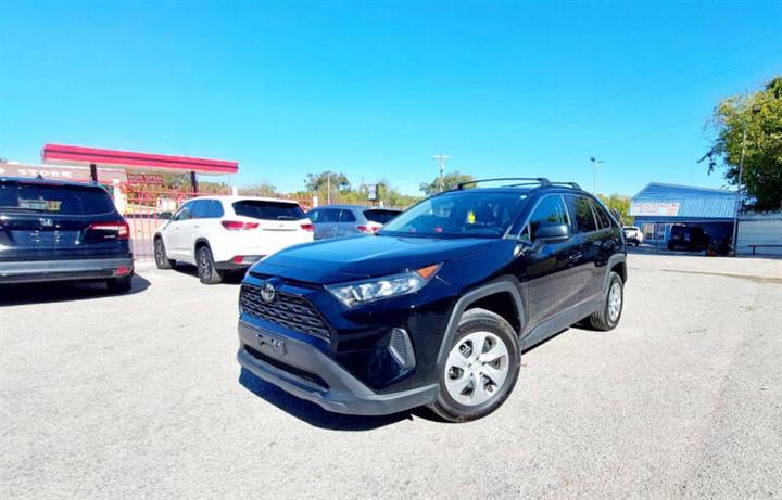 $20990 : 2021 RAV4 LE image 3