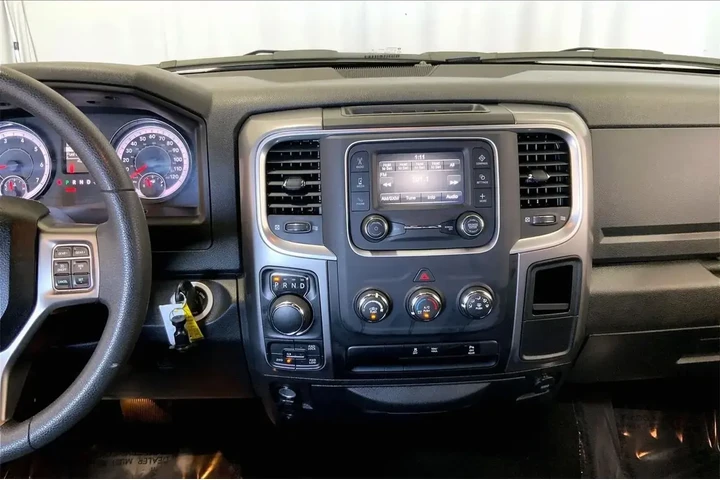 $30293 : Ram 1500 Classic 2024 4x4 SL image 5