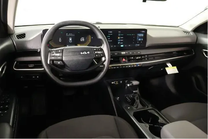 $19864 : Kia K4 2025 LX 4dr Sedan image 2