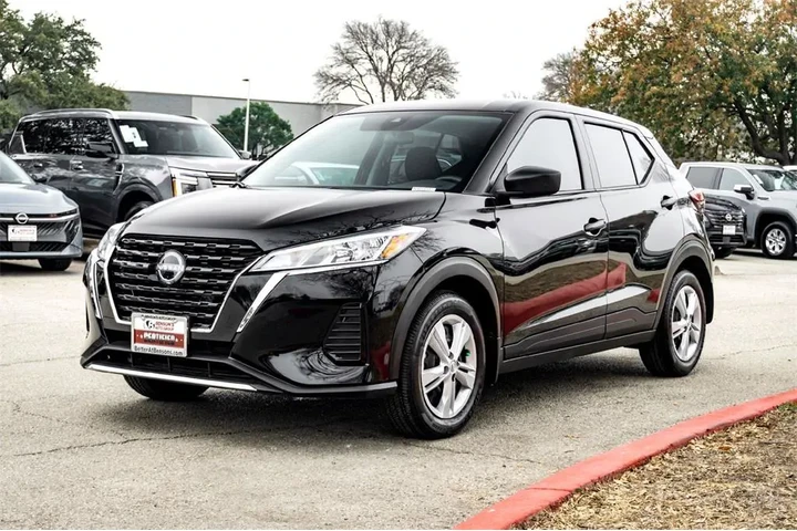 $20599 : Nissan Kicks Play 2025 S 4dr image 9