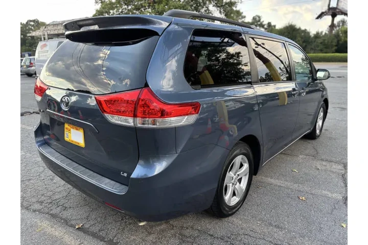 2014 Sienna LE Mobility 7-Pas image 5