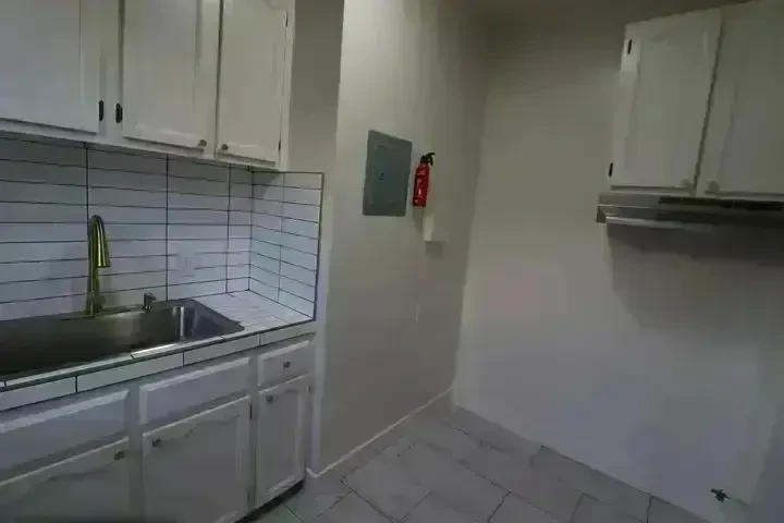 $1379 : LA. APARTAMENTO SINGLE image 4