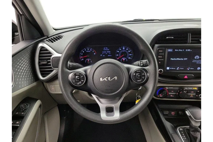 $15998 : Kia Soul 2022 LX 4dr Crossov image 10