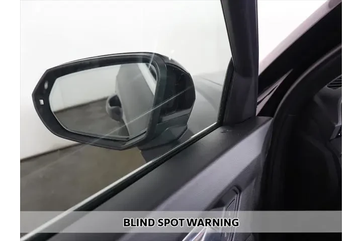 $27093 : Audi Q3 2023 AWD quattro S l image 7