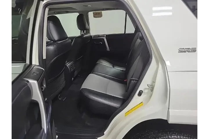 $31430 : Toyota 4Runner 2022 4x2 SR5 image 5