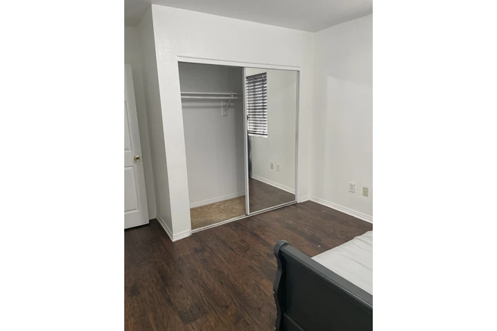 $1000 : Renta de Recamara image 2