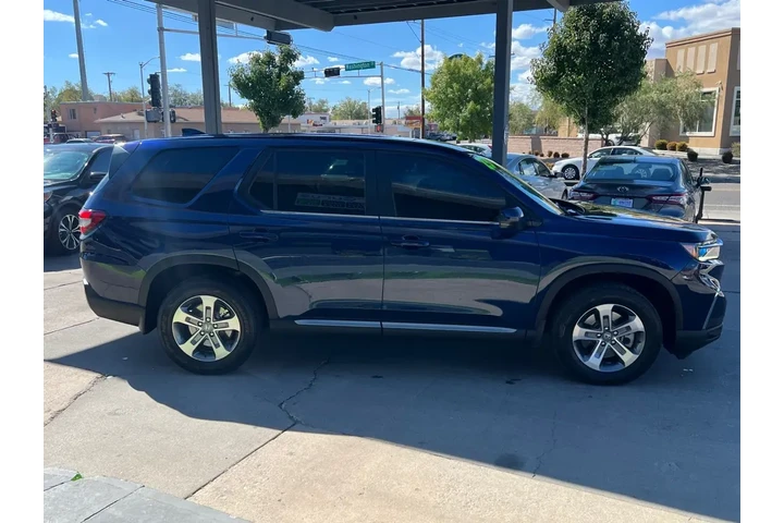 2023 Pilot EX-L 2WD image 4