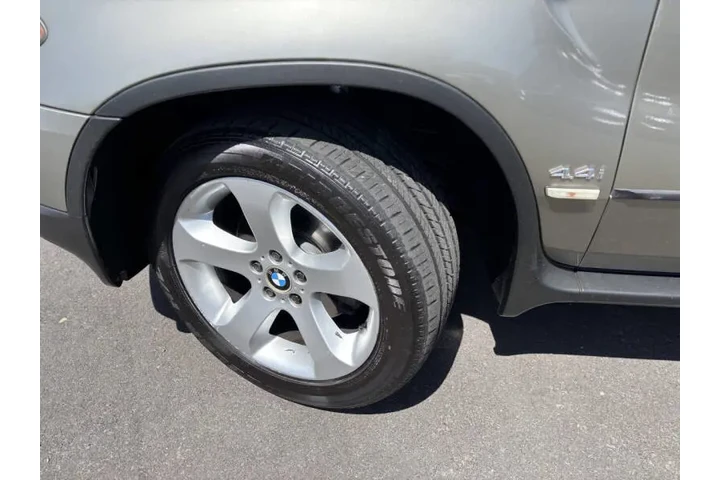 $8888 : 2005 BMW X5 4.4i image 3