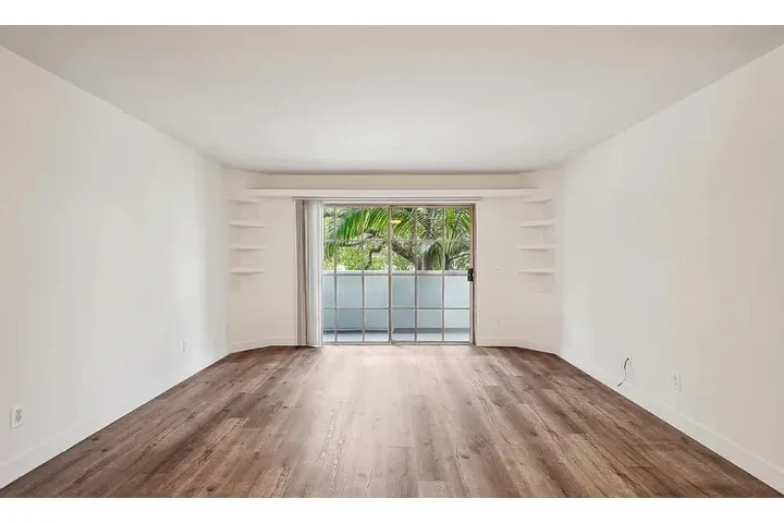 $1450 : 1Bed 1 bath Apt in Koreatown image 7