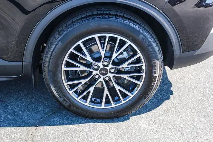 $29999 : Ford Escape Plug-In Hybrid 2 image 9