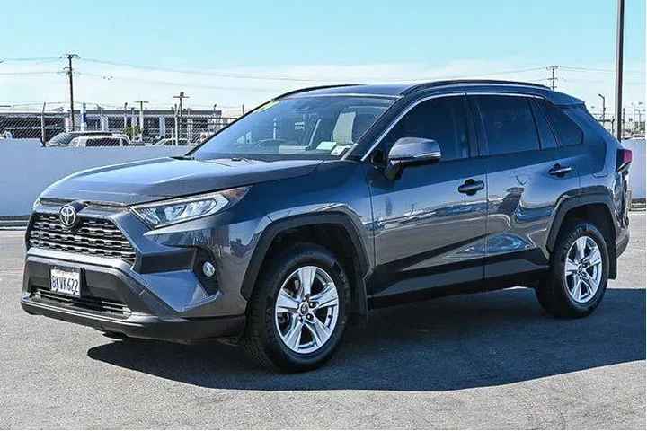 $21988 : Toyota RAV4 2019 XLE 4dr SUV image 3