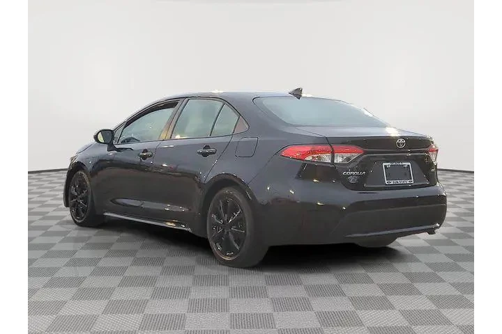 $15492 : Toyota Corolla 2022 LE 4dr S image 3