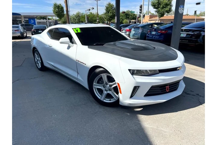 2017 Camaro 1LT Coupe image 3