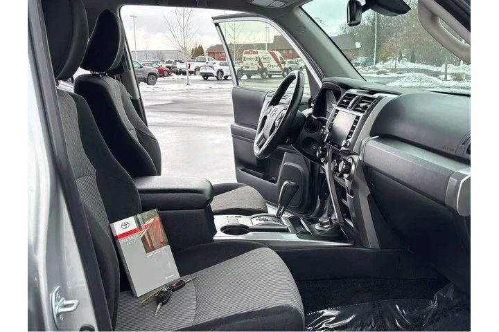 $28775 : 2021 4 RUNNER SR5 image 6