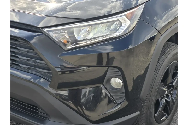 $22791 : Toyota RAV4 2021 AWD XLE 4dr image 8