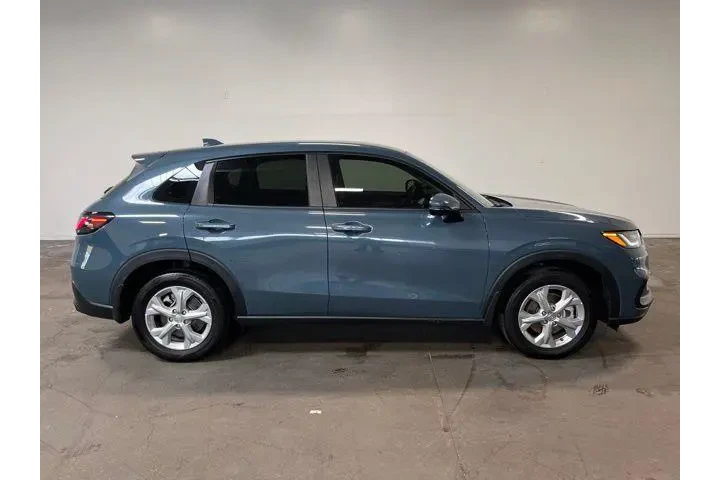 $22817 : Honda HR-V 2023 LX 4dr Cross image 2