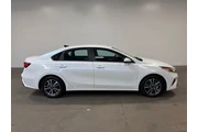 $16407 : Kia Forte 2023 LXS 4dr Sedan thumbnail