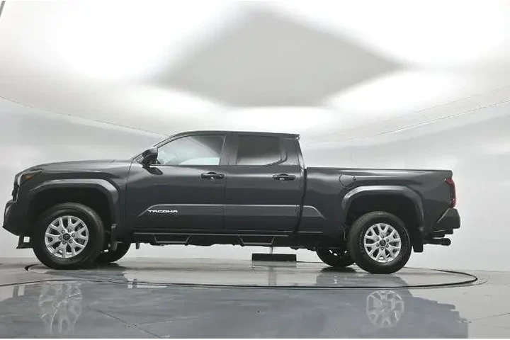 $35000 : Toyota Tacoma 2025 4x2 SR5 4 image 7