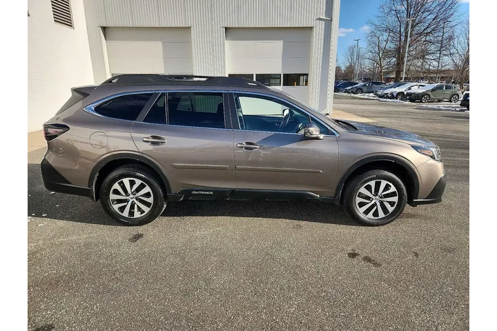 $21674 : Subaru Outback 2022 AWD Prem image 7