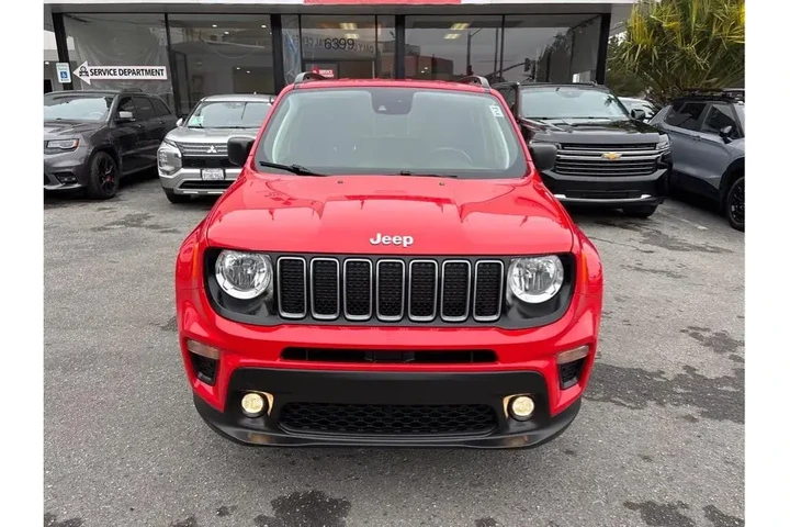 $18388 : Jeep Renegade 2022 4x4 (Red) image 2