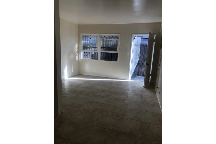 $1675 : 1 bedroom in Hawthorne image 7