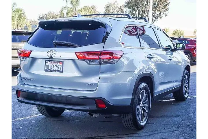 $22781 : Toyota Highlander 2019 XLE 4 image 8