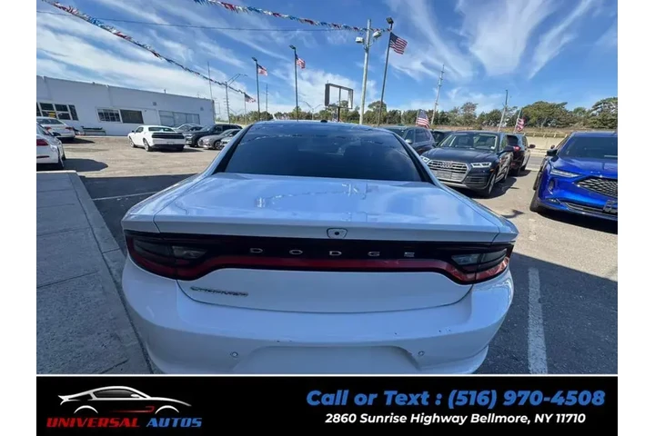 Dodge Charger 2022 SXT 4dr S image 6