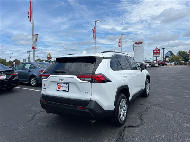 $21490 : PRE-OWNED 2019 TOYOTA RAV4 LE image 7