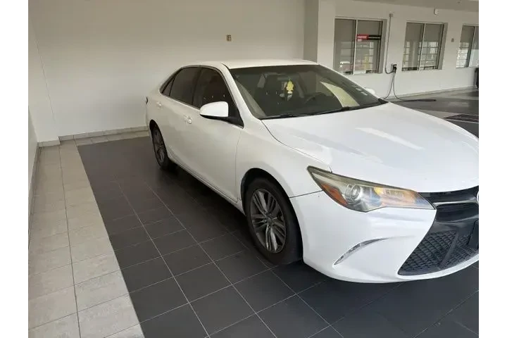$13327 : Toyota Camry 2017 SE 4dr Sed image 2