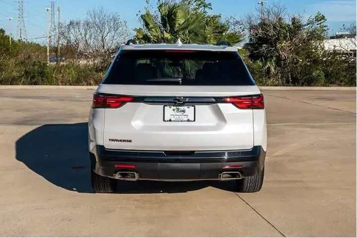 $34411 : Chevrolet Traverse 2023 Prem image 3