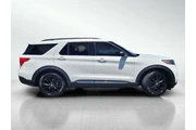 $24879 : Ford Explorer 2020 AWD XLT 4 thumbnail