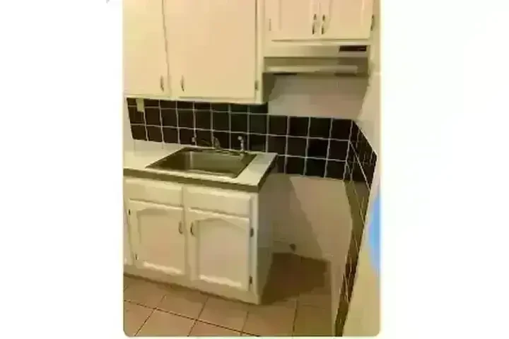 $1145 : L.A. FIGUEROA/ IMPERIAL  APTO image 1