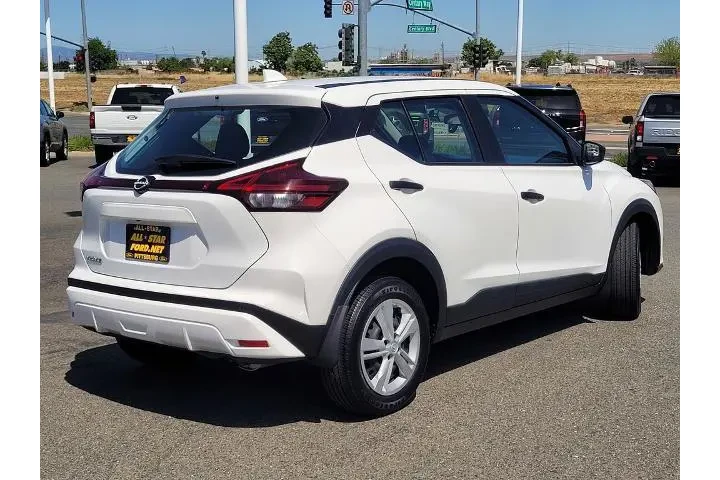 $23900 : Nissan Kicks 2024 S 4dr Cros image 4
