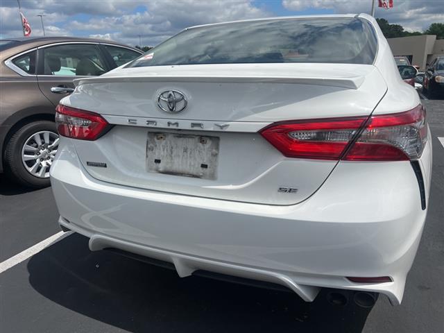 $17294 : PRE-OWNED 2018 TOYOTA CAMRY SE image 8
