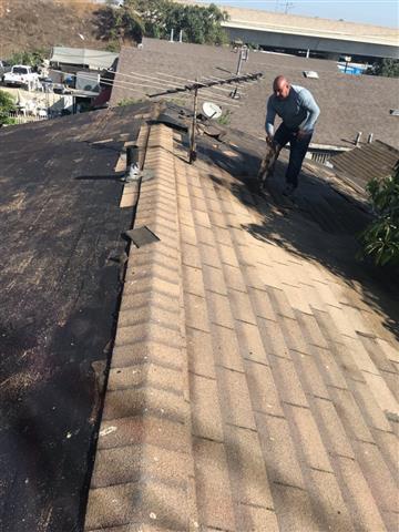 Arriaga Roofing Construction image 2