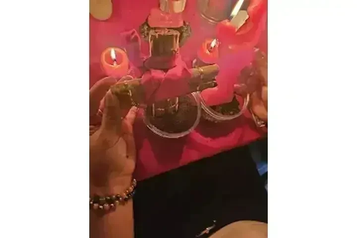EL AMOR NO SE RUEGA SE DOMINA image 1