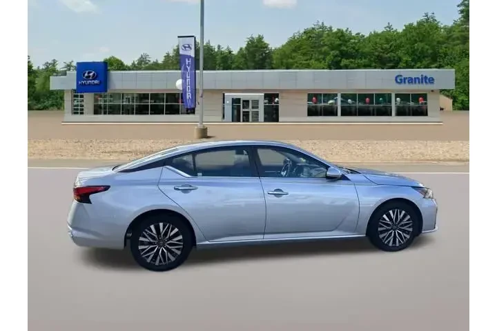 $16990 : Nissan Altima 2023 2.5 SV 4d image 6