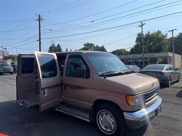 $8900 : 1996 Econoline image 5