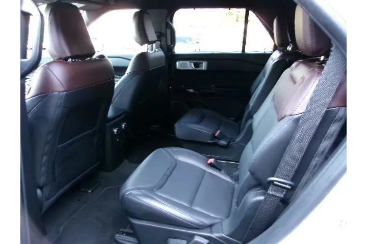 $38645 : Ford Explorer 2022 AWD Plati image 9