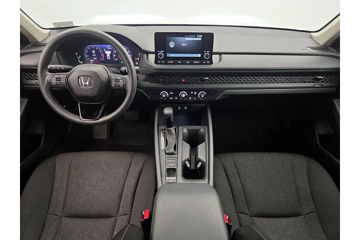 $27998 : Honda Accord 2025 LX 4dr Sed image 9