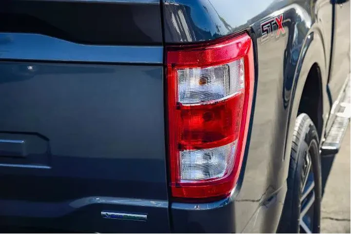 $30889 : Ford F-150 2023 4x2 XL 4dr S image 7