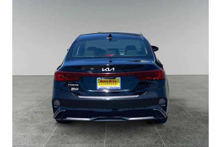 $19723 : Kia Forte 2023 LXS 4dr Sedan image 4