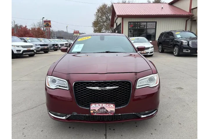 $12950 : 2019 300 S image 3